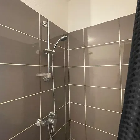 Avec Place De Parking Privee *